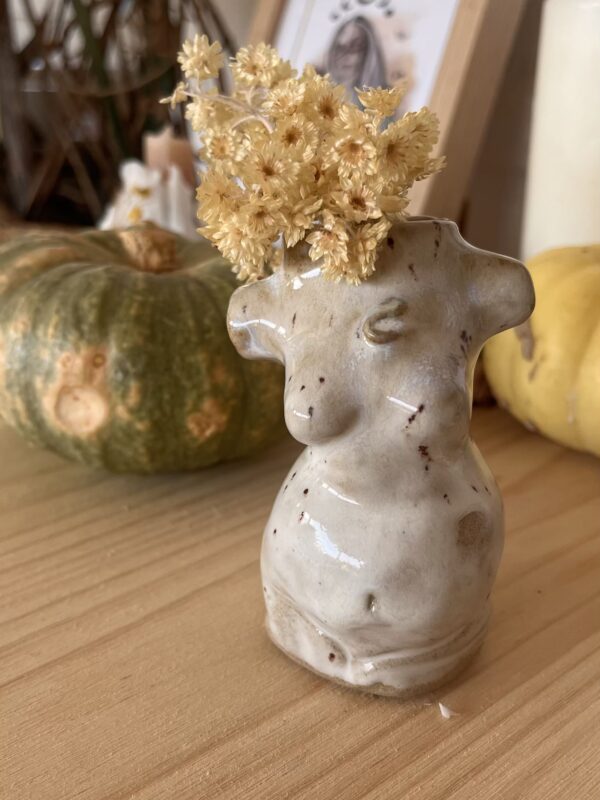 Templos Sagrados · Cuerpos Femeninos