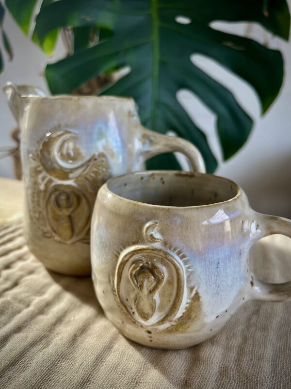 Conjunto · Taza y Jarra Feminidad Tierra